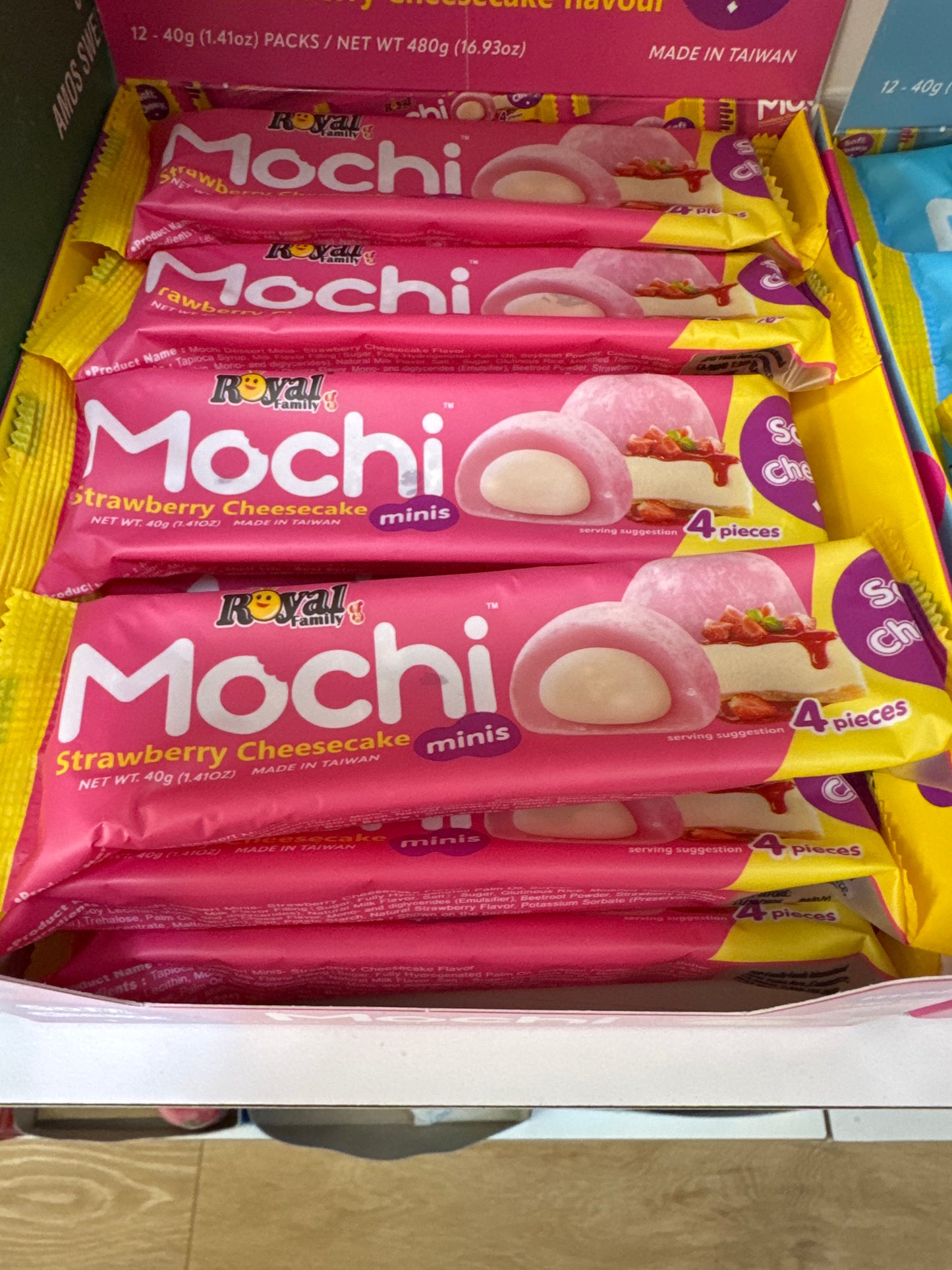 Mochi Strawberry Cheesecake-40g